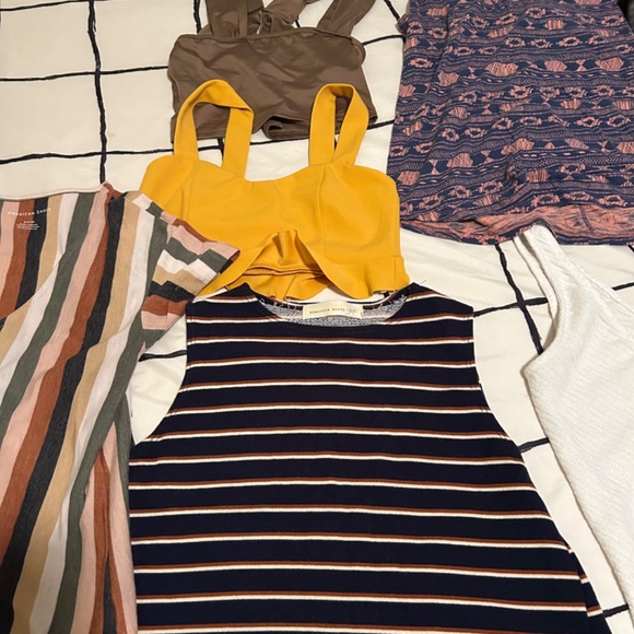 Tops - Picture 3 of 4